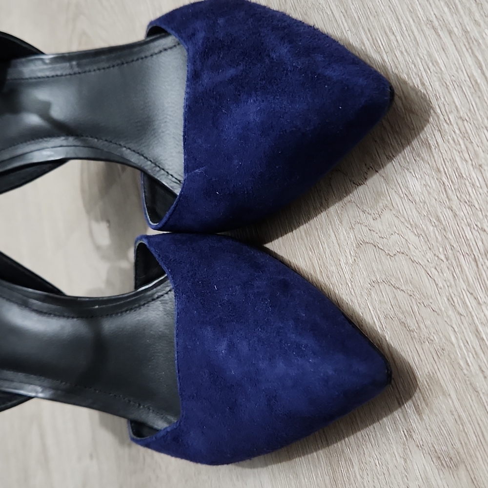 Pour La Victoire GIA Suede Heels
